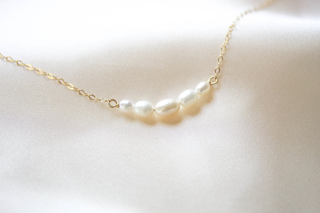 Delicate freshwater pearl necklace - DEMI - Treasures by Agnes