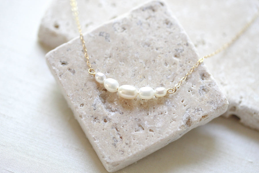 Delicate freshwater pearl necklace - DEMI - Treasures by Agnes