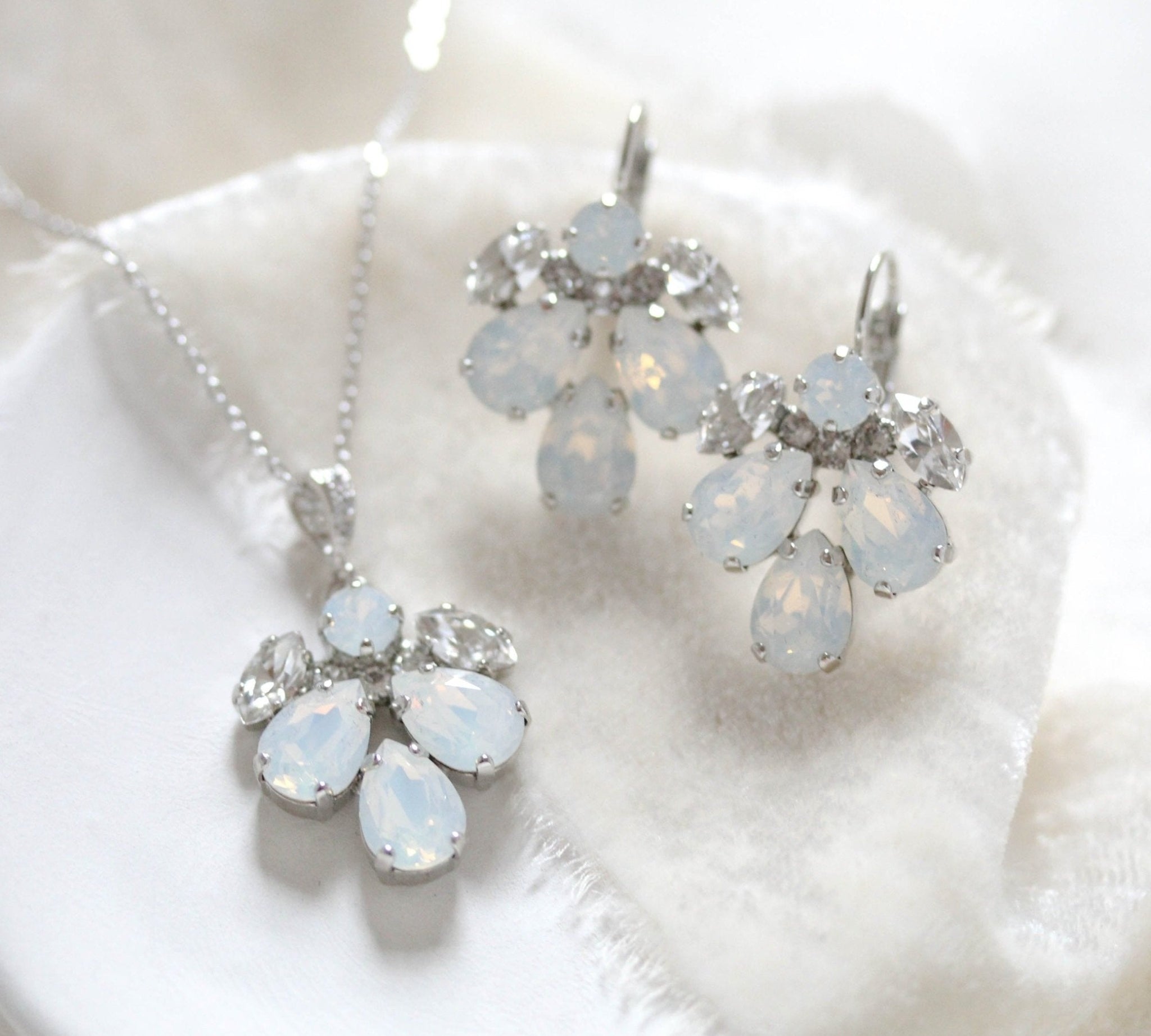 Delicate necklace and earrings for bride - Corinne