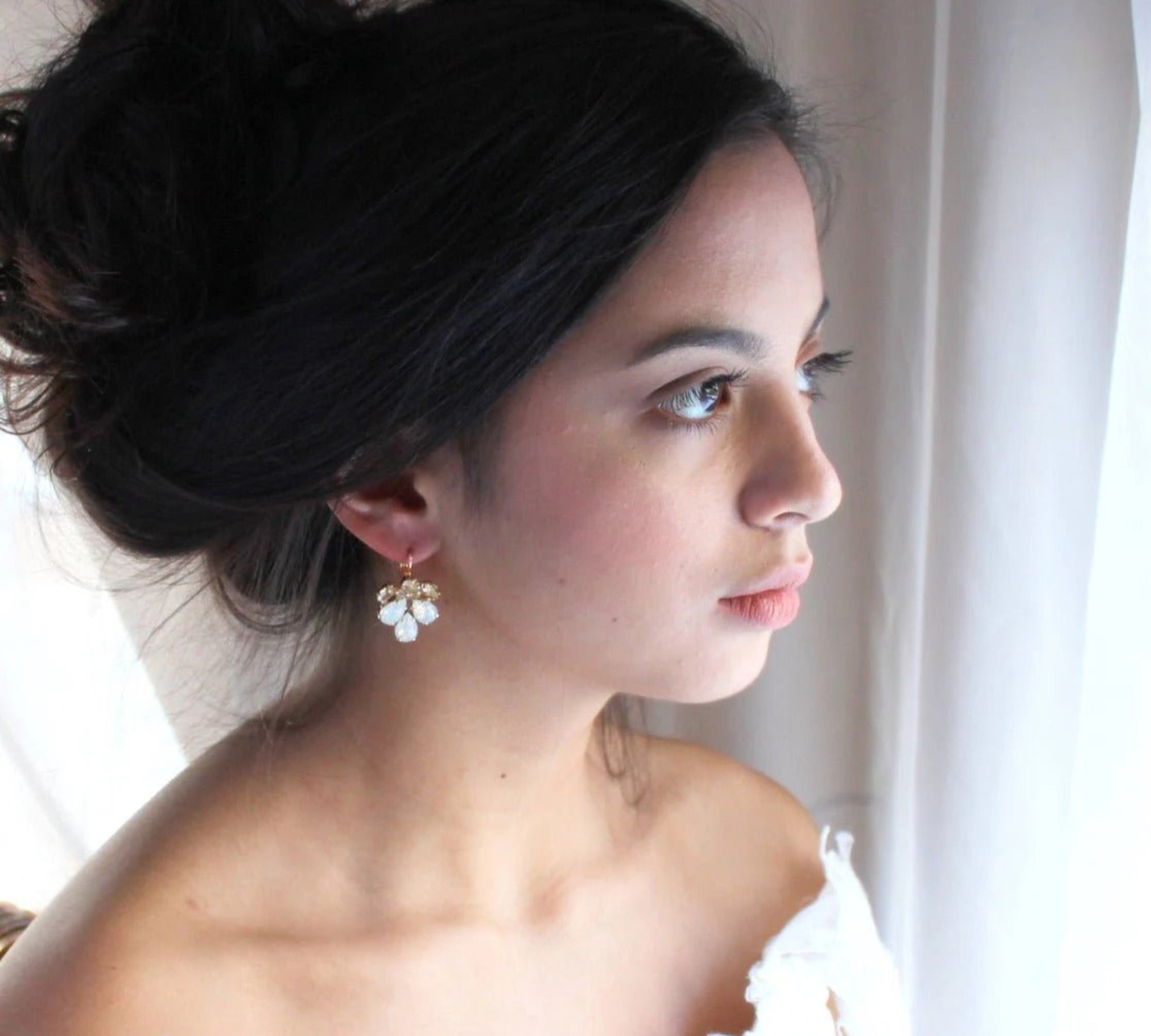 Delicate necklace and earrings for bride - Corinne