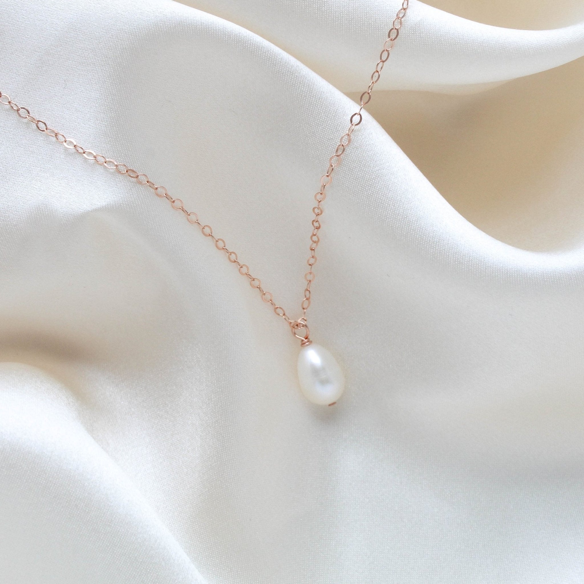 Delicate rose gold pearl drop necklace - DEMI - Treasures by Agnes