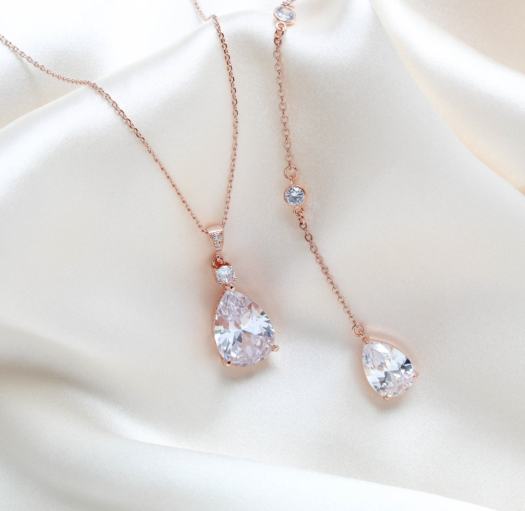 Delicate rose gold backdrop necklace - PEYTON - Treasures by Agnes