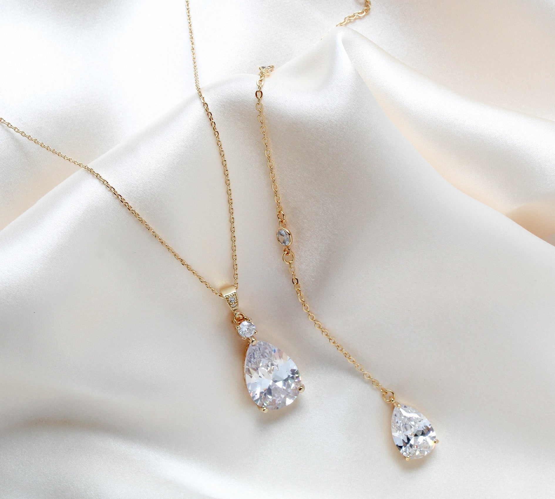 Delicate rose gold backdrop necklace - PEYTON - Treasures by Agnes