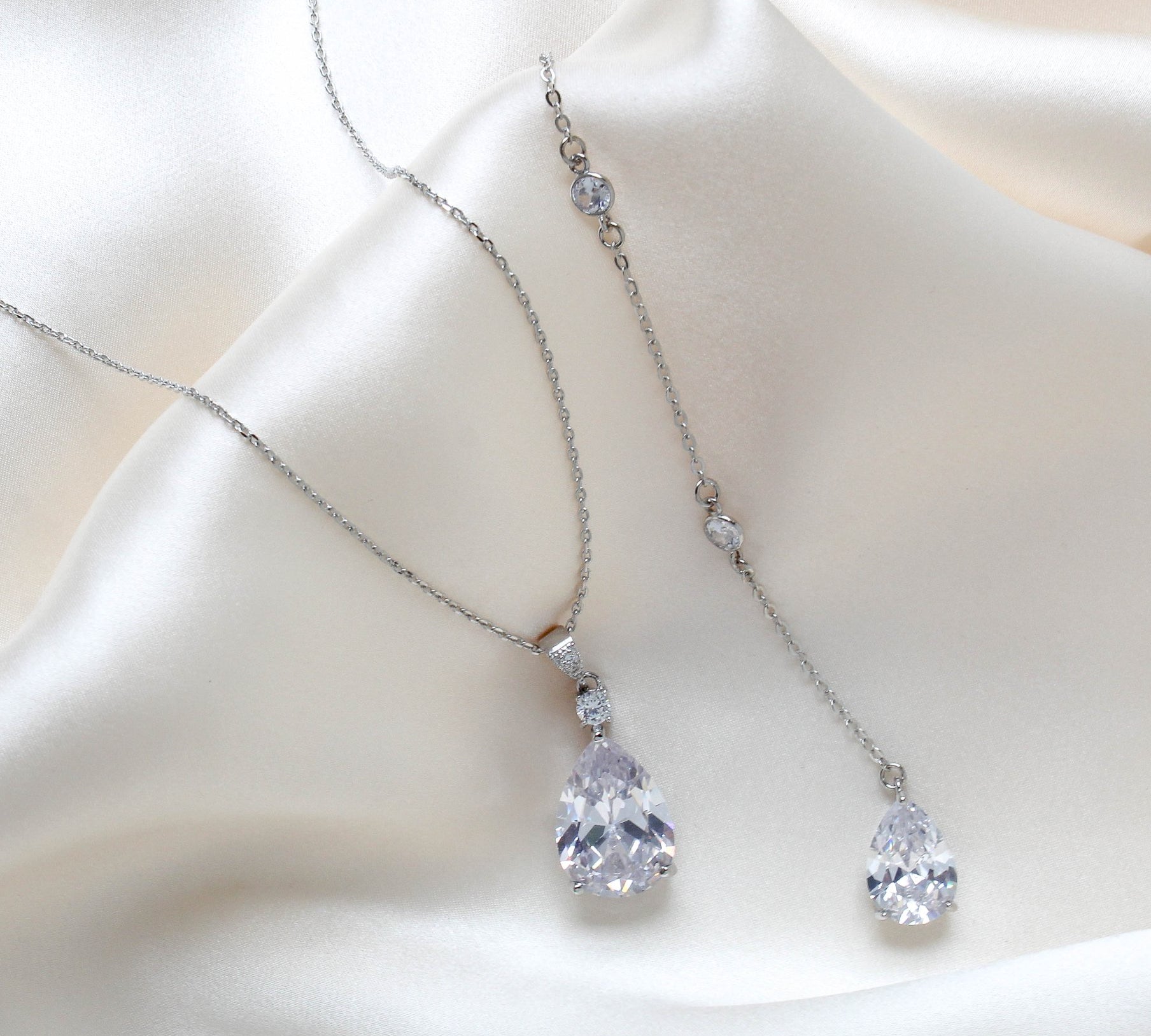 Delicate rose gold backdrop necklace - PEYTON - Treasures by Agnes