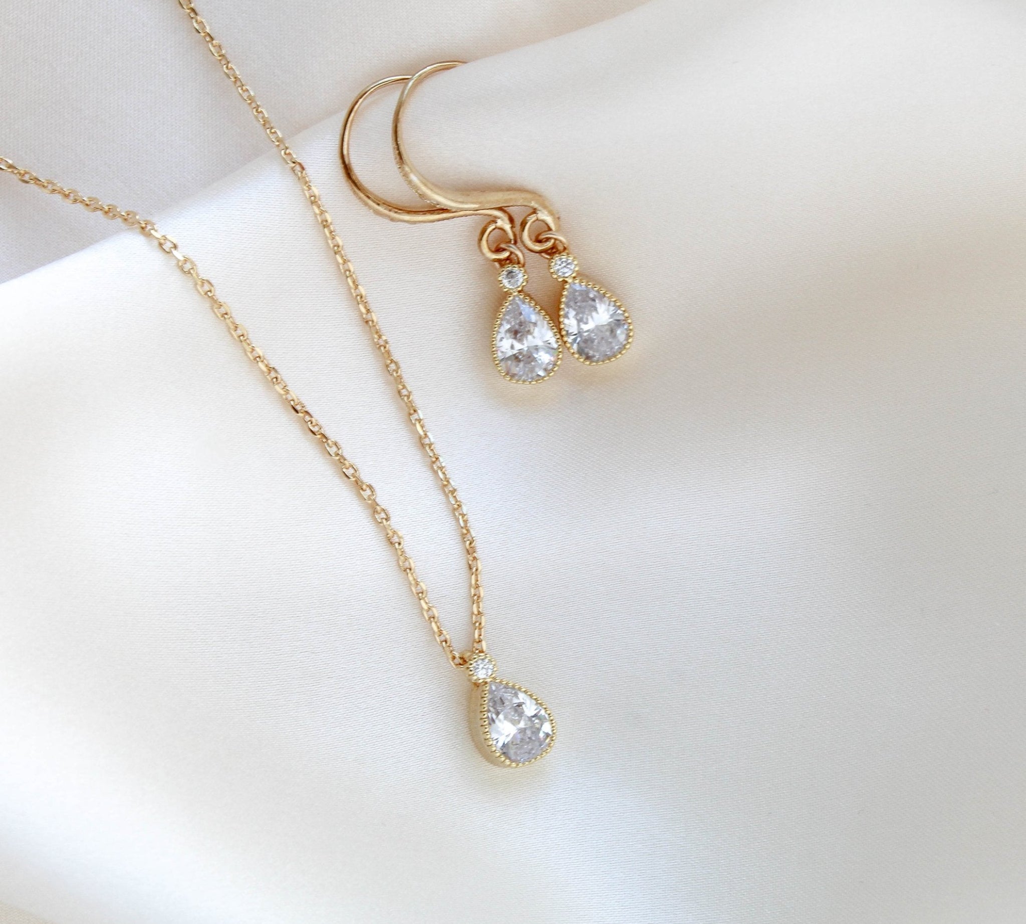 Delicate rose gold Bridal necklace and earring set - KHLOE - Treasures by Agnes