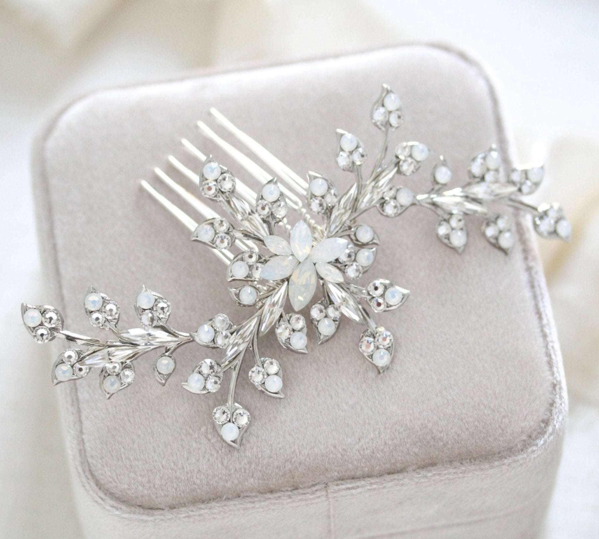 Floral Bridal hair comb - TERESA - Treasures by Agnes