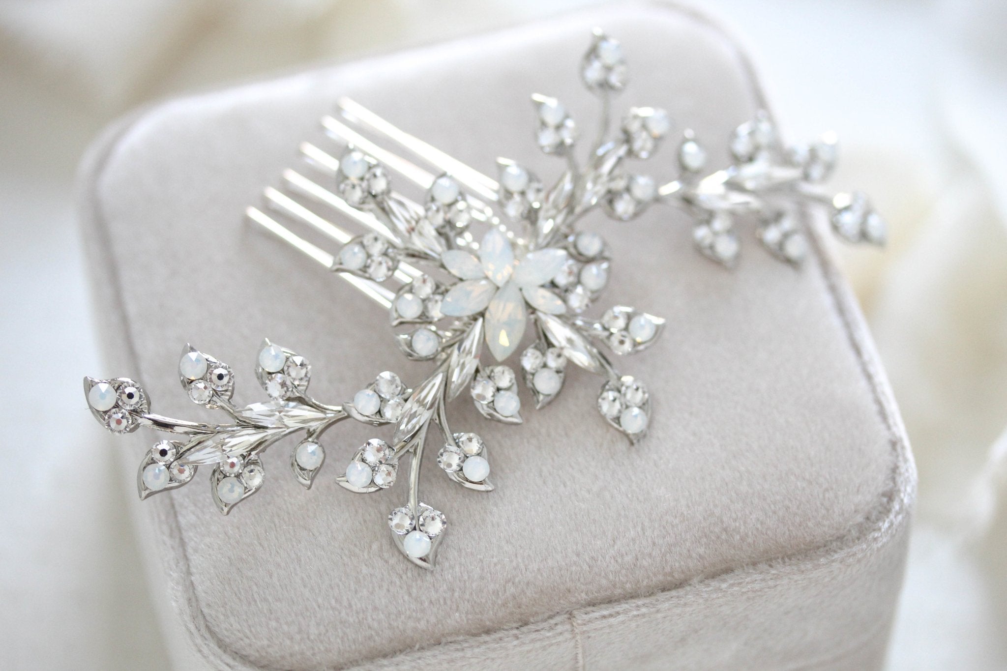 Floral Bridal hair comb - TERESA - Treasures by Agnes