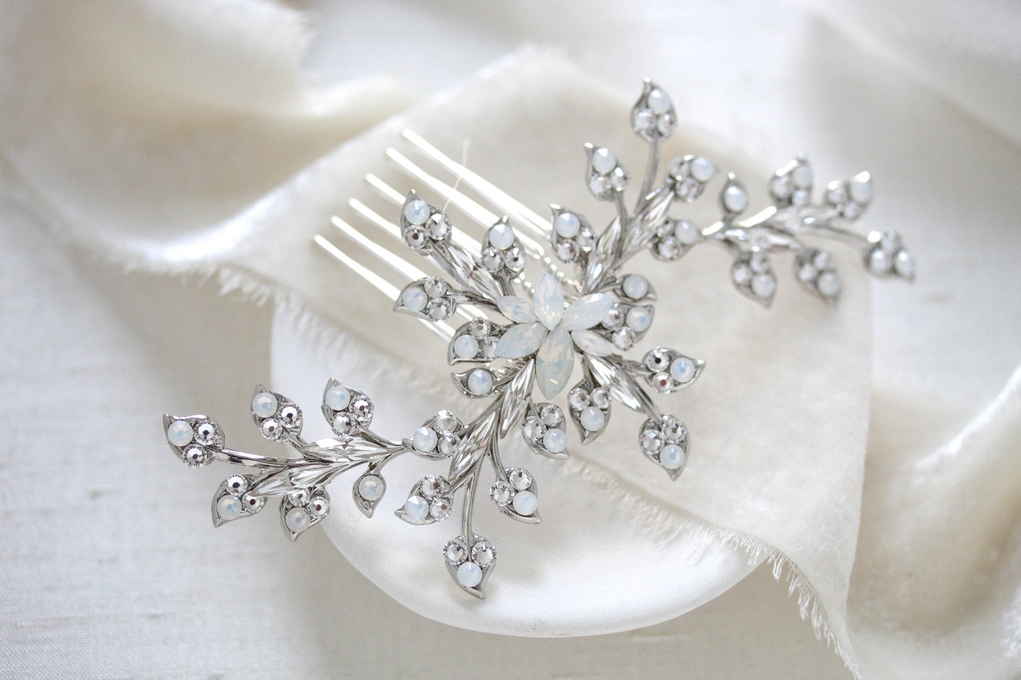 Floral Bridal hair comb - TERESA - Treasures by Agnes