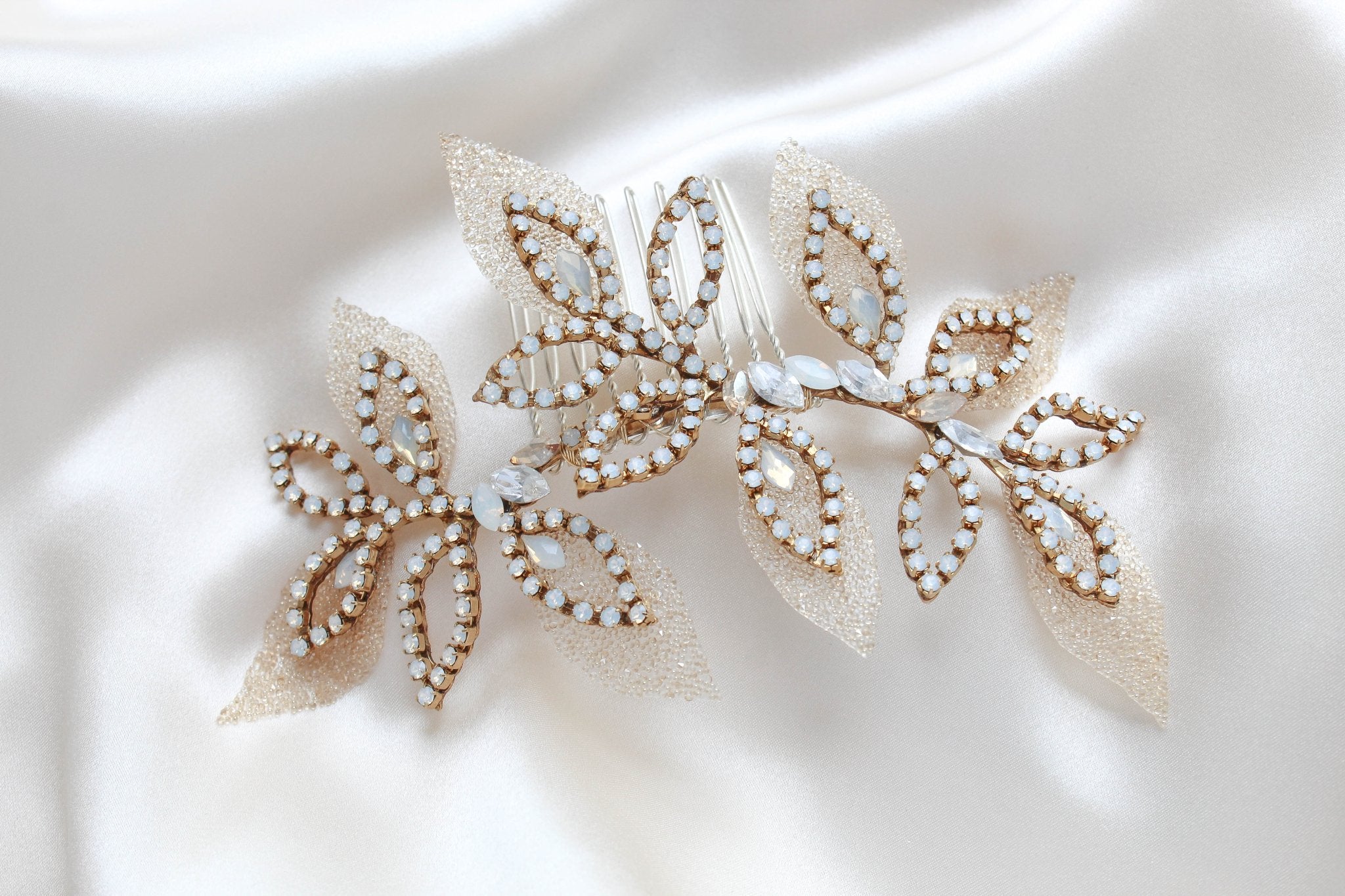 Floral Bridal hair comb - WILLOW - Treasures by Agnes