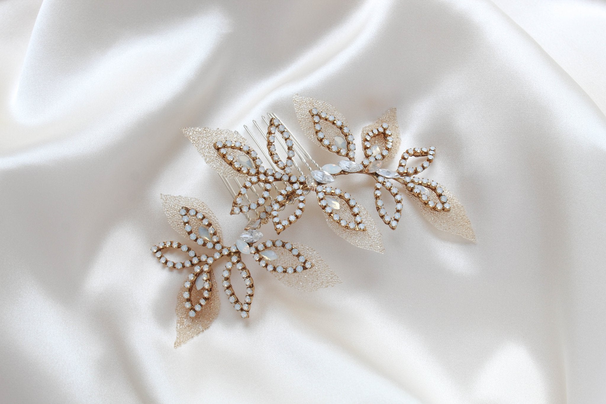 Floral Bridal hair comb - WILLOW - Treasures by Agnes