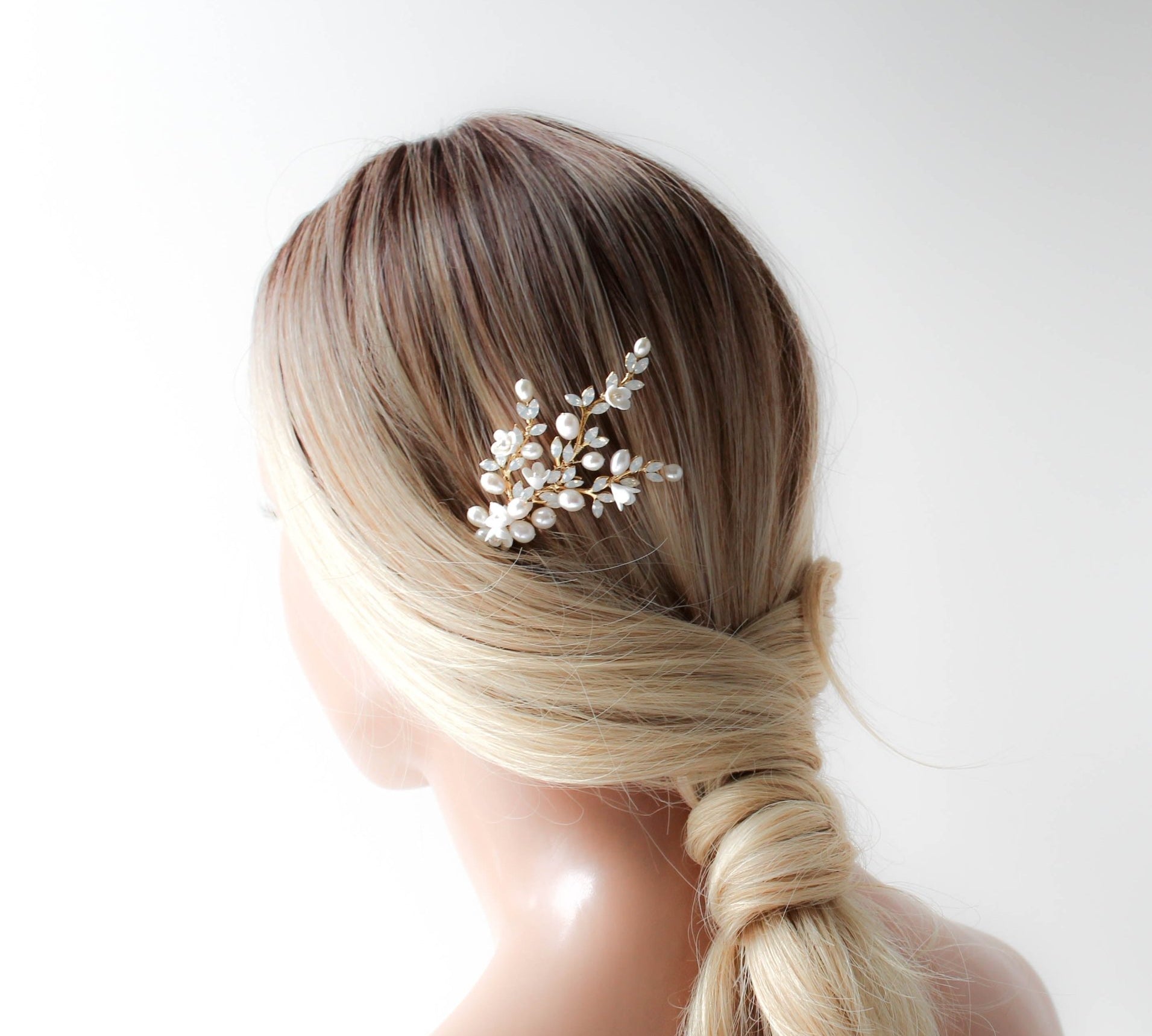 Floral Bridal hair comb with Freshwater pearls - LOLITA - Treasures by Agnes