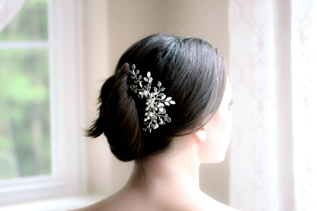 Swarovski crystal floral hair comb with freshwater pearls - AMINA - Treasures by Agnes