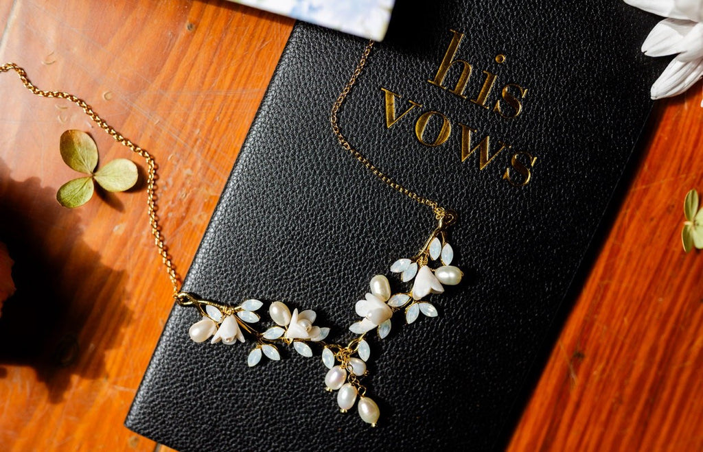 Floral necklace with freshwater pearls and crystals - LOLITA - Treasures by Agnes