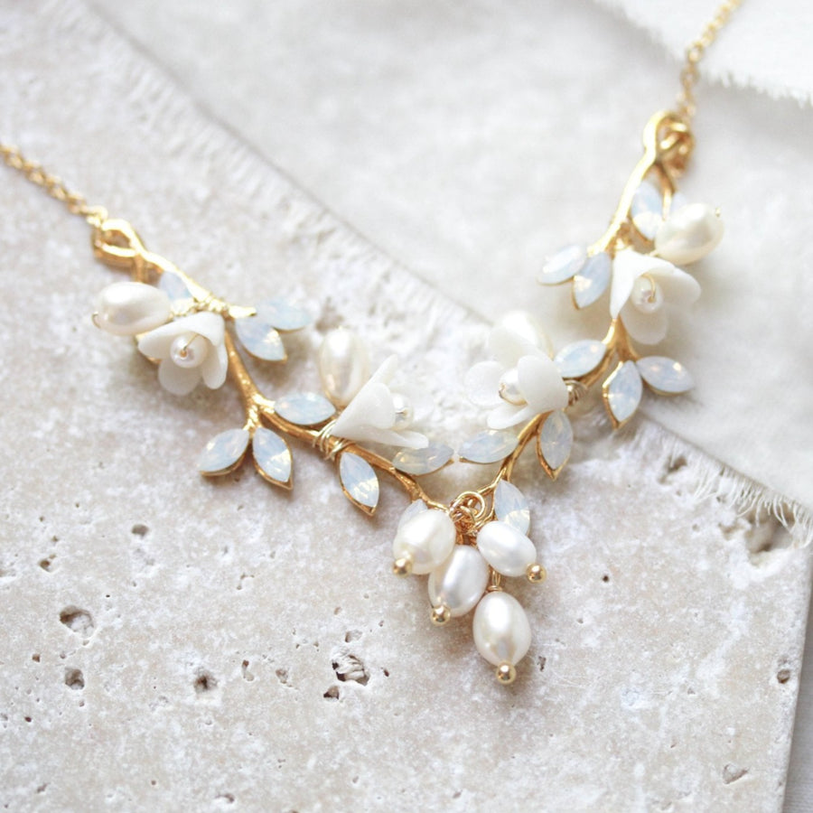 Floral necklace with freshwater pearls and crystals - LOLITA - Treasures by Agnes
