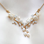 Floral necklace with freshwater pearls and crystals - LOLITA - Treasures by Agnes