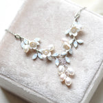 Floral necklace with freshwater pearls and crystals - LOLITA - Treasures by Agnes