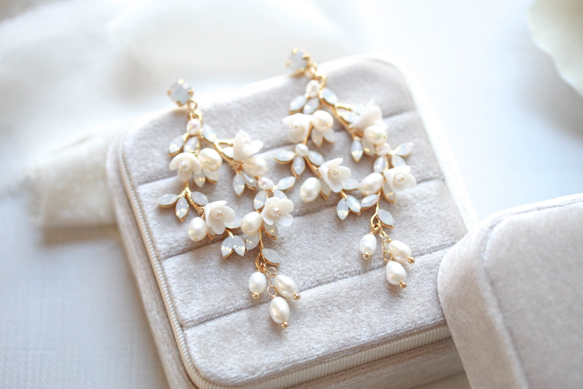 Floral pearl earrings for bride - LOLITA - Treasures by Agnes