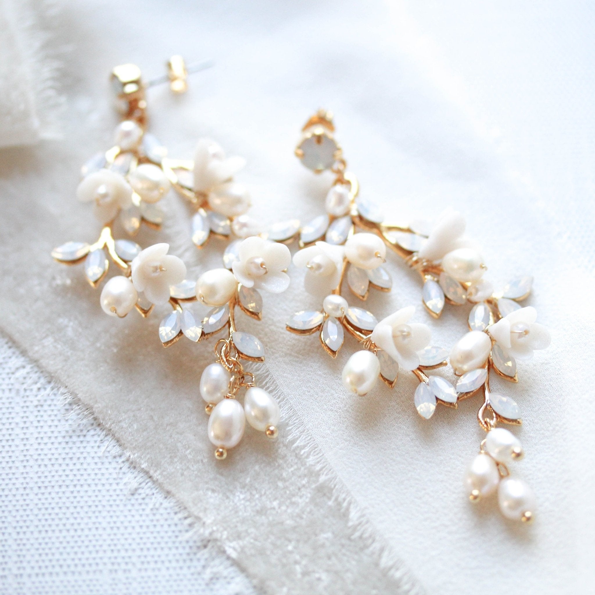 Floral pearl earrings for bride - LOLITA - Treasures by Agnes