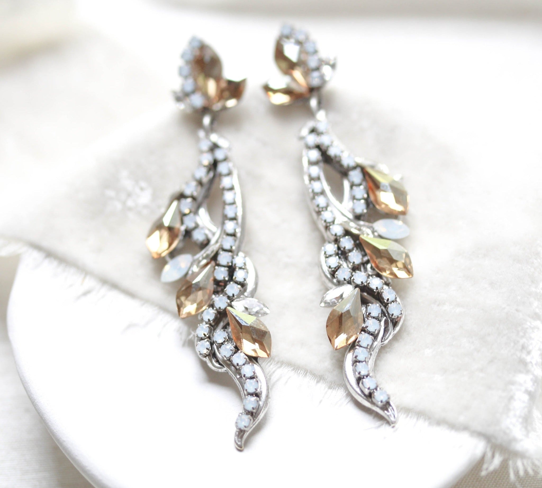 Floral statement earrings for brides - CAROLINE - Treasures by Agnes