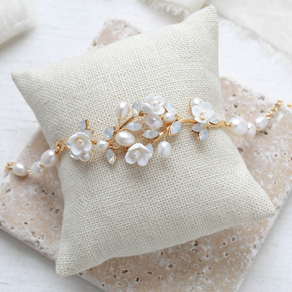 Gold Bridal bracelet with flowers and pearls - LOLITA - Treasures by Agnes