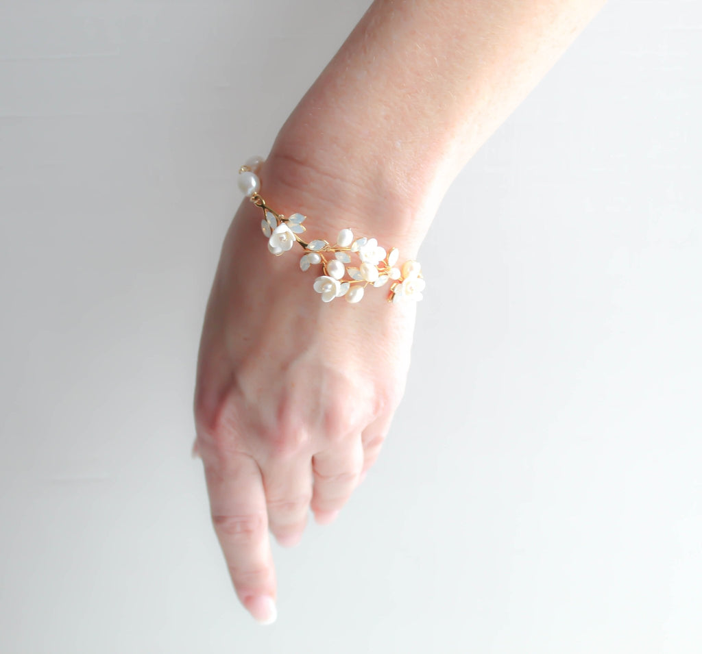 Gold Bridal bracelet with flowers and pearls - LOLITA - Treasures by Agnes