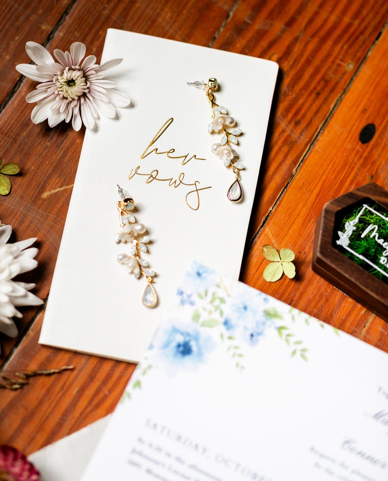 Gold Floral Freshwater pearl earrings - LOLITA - Treasures by Agnes