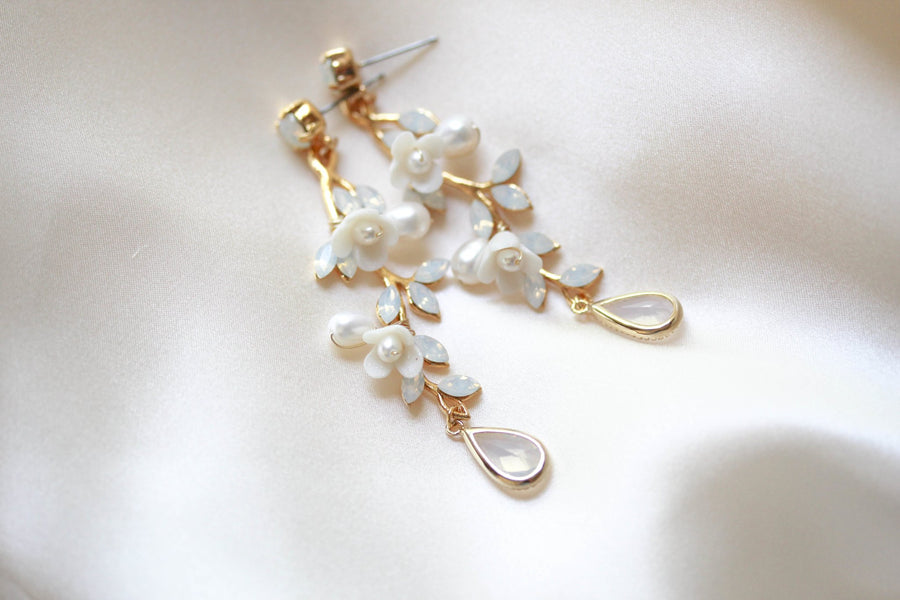 Gold Freshwater pearl earrings - LOLITA - Treasures by Agnes