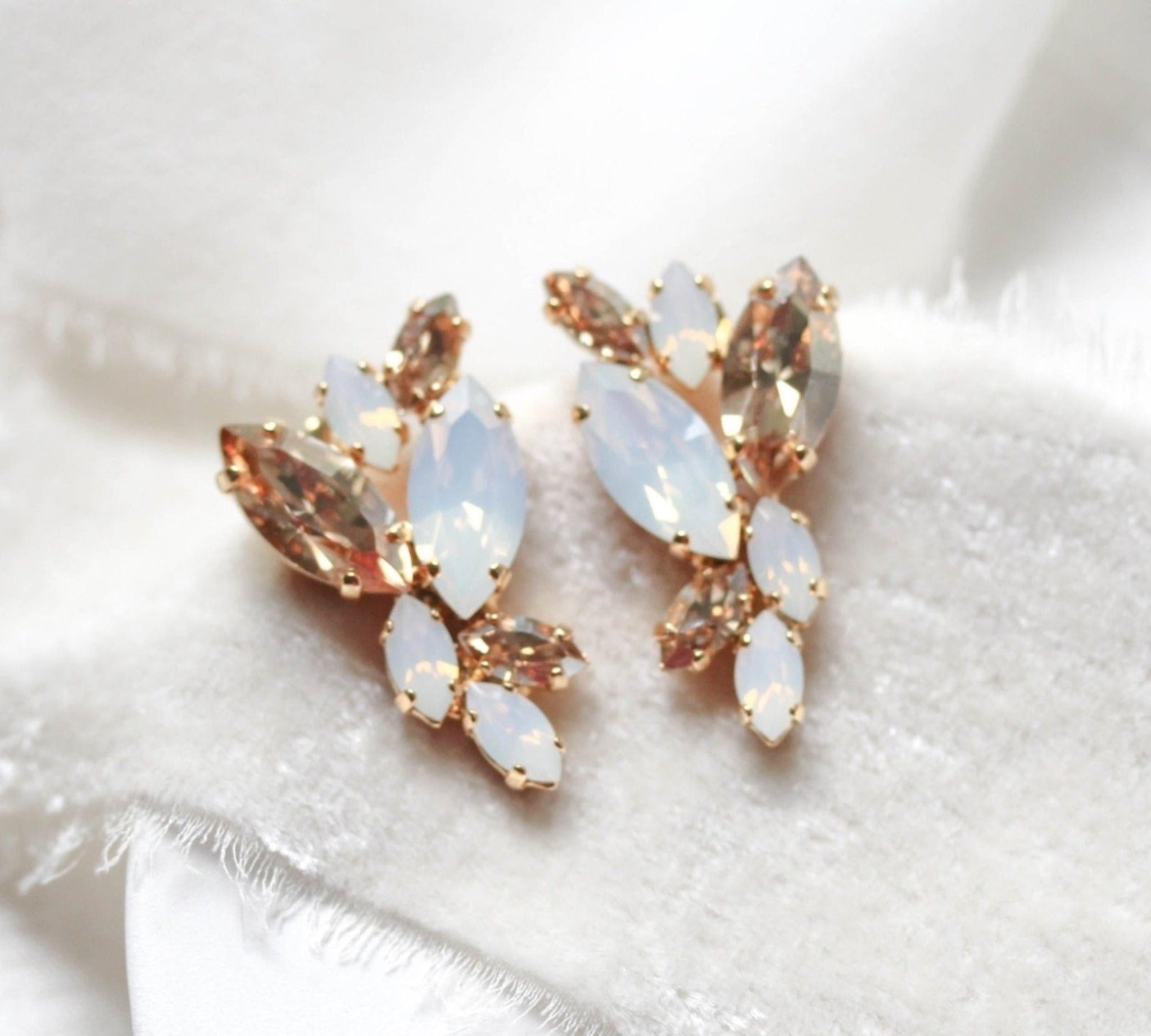 Gold stud earrings for bride - GLORIA - Treasures by Agnes