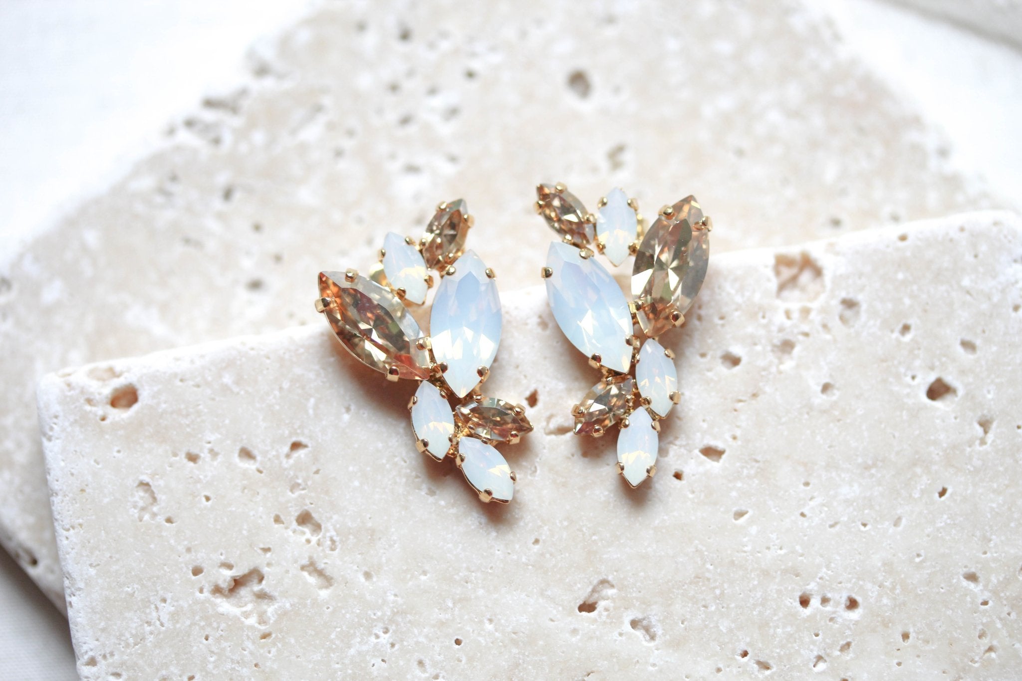 Gold stud earrings for bride - GLORIA - Treasures by Agnes