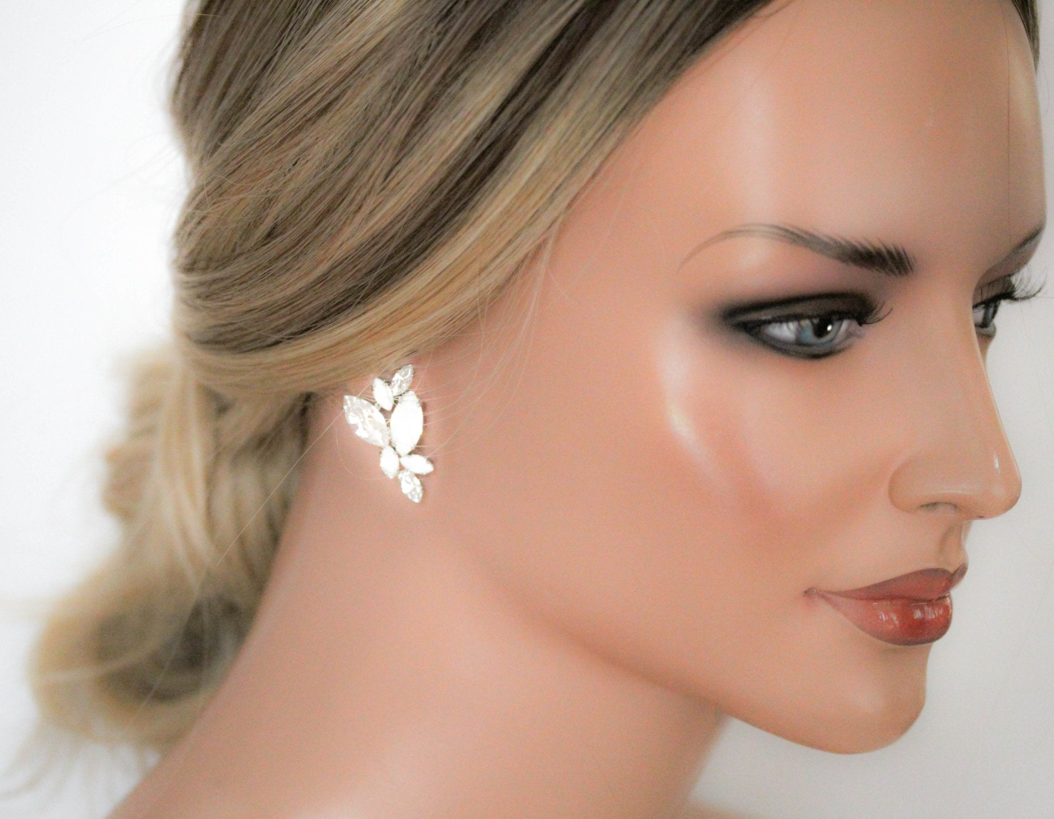 Gold stud earrings for bride - GLORIA - Treasures by Agnes