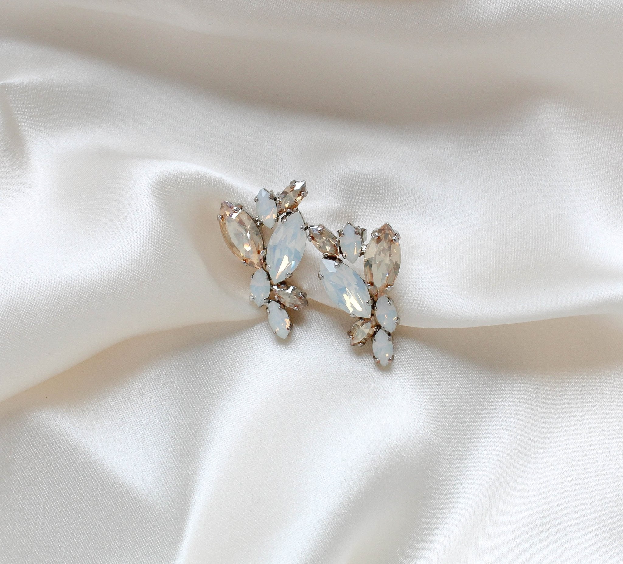 Gold stud earrings for bride - GLORIA - Treasures by Agnes