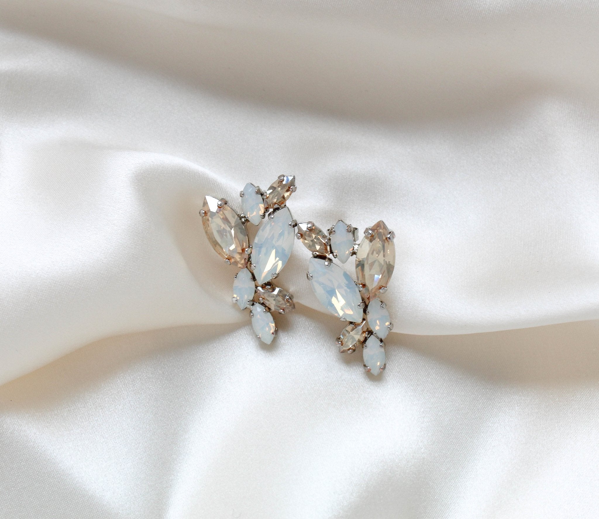 Gold stud earrings for bride - GLORIA - Treasures by Agnes