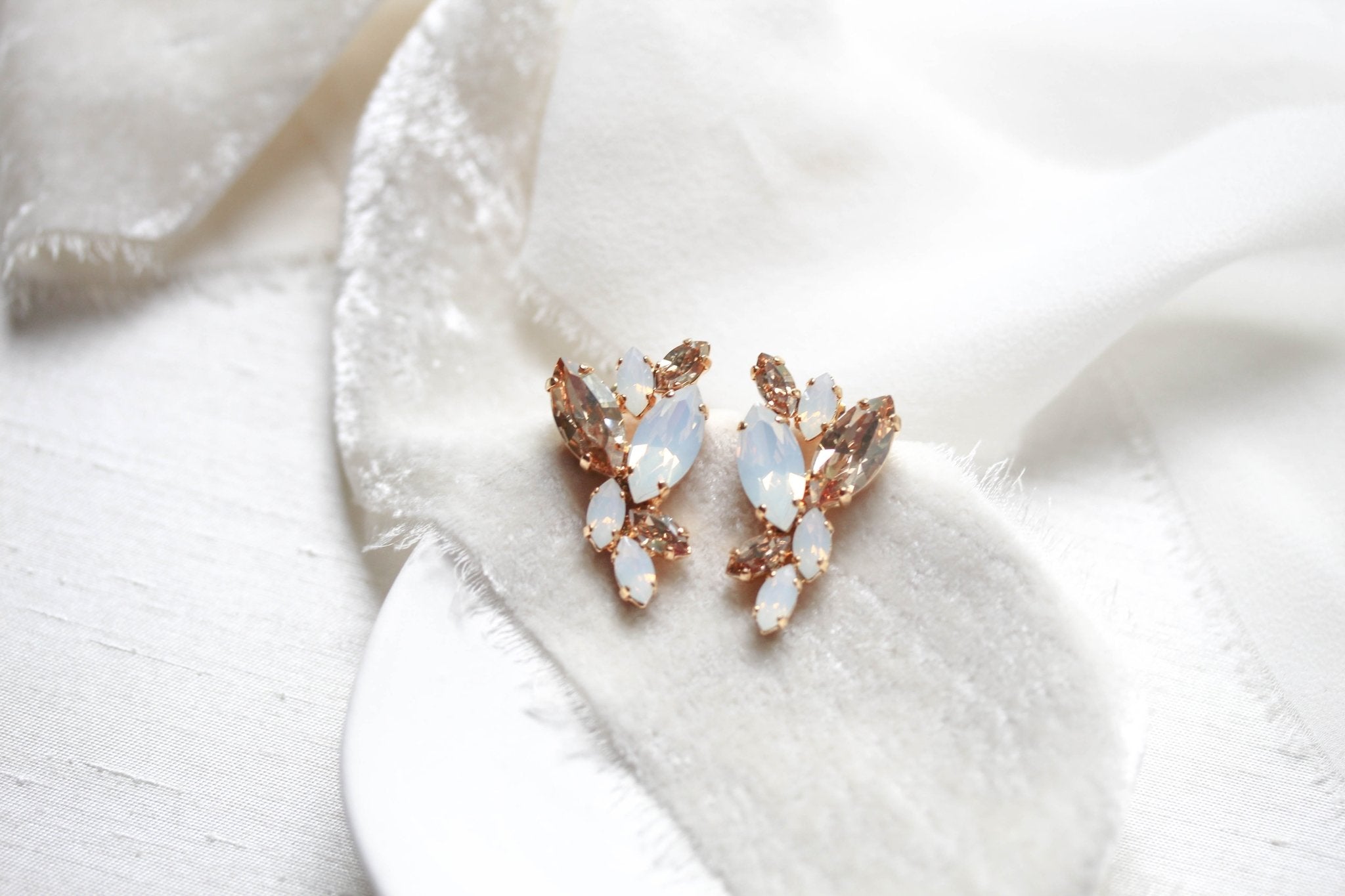 Gold stud earrings for bride - GLORIA - Treasures by Agnes