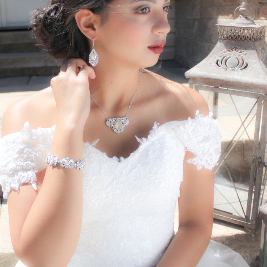 Ivory cream and White Opal Crystal Bridal bracelet - ROWAN - Treasures by Agnes