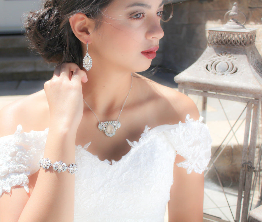 Ivory cream Bridal earrings with white opal accents - BRIANNA - Treasures by Agnes
