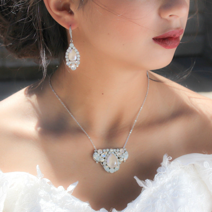 Ivory cream Bridal earrings with white opal accents - BRIANNA - Treasures by Agnes