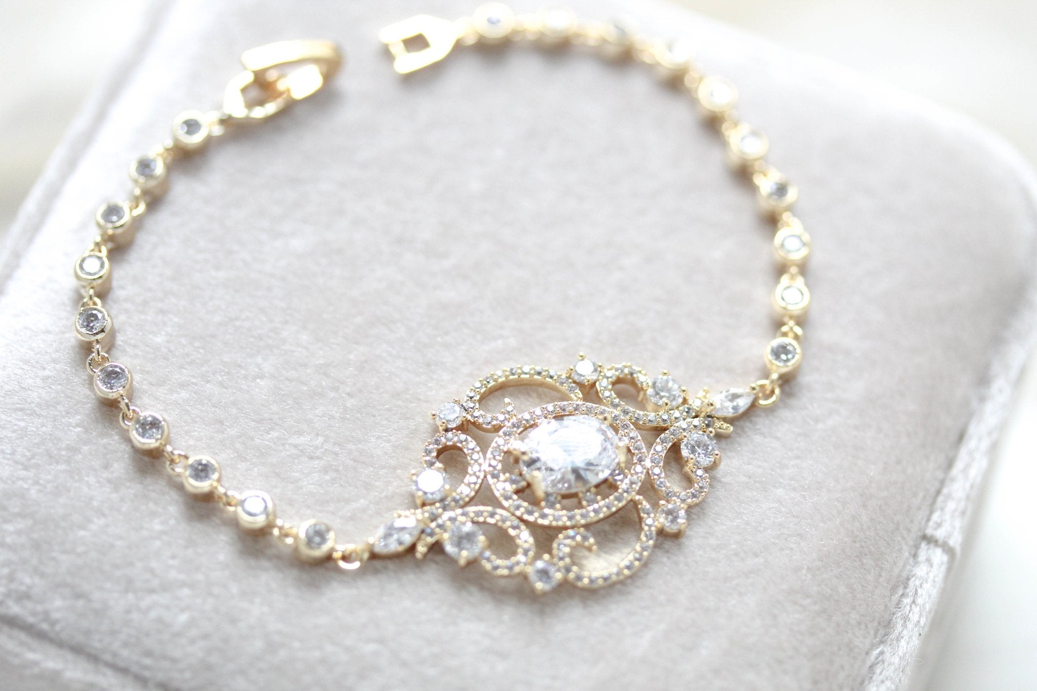 Cubic zirconia pendant Bridal bracelet - KENDRA 