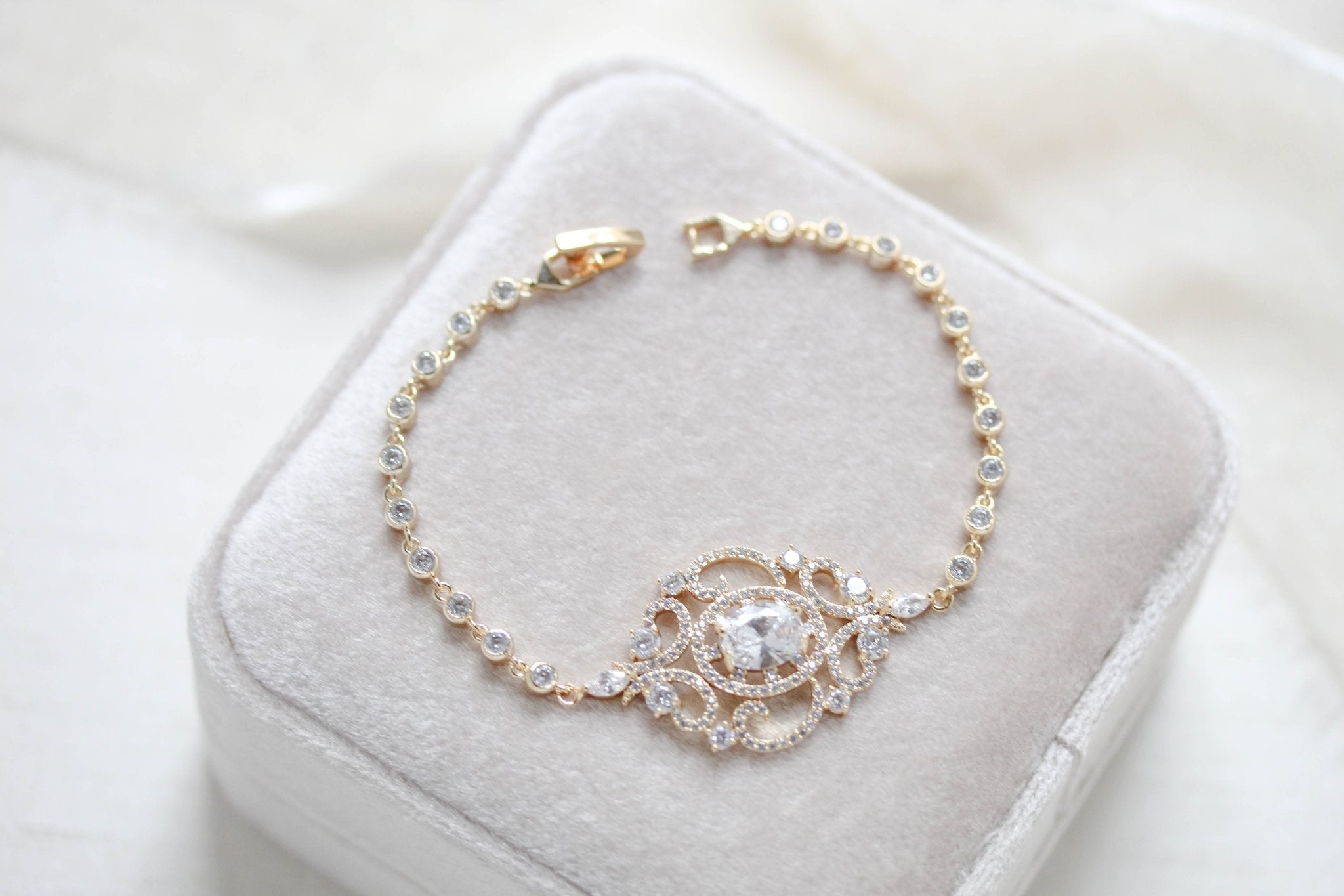 Cubic zirconia pendant Bridal bracelet - KENDRA 