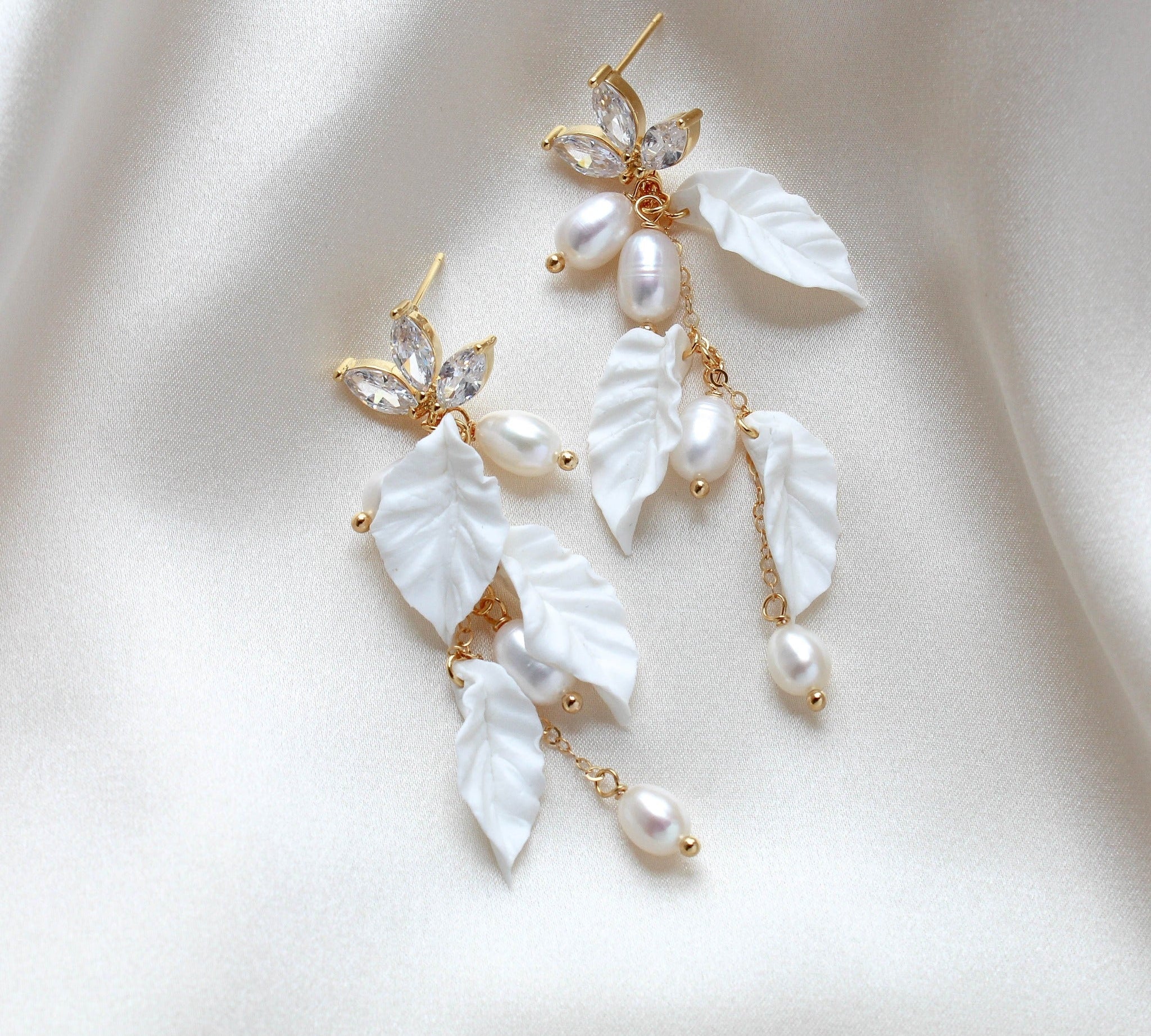 Long gold earrings with pearls and floral details - MARLENA - Treasures by Agnes