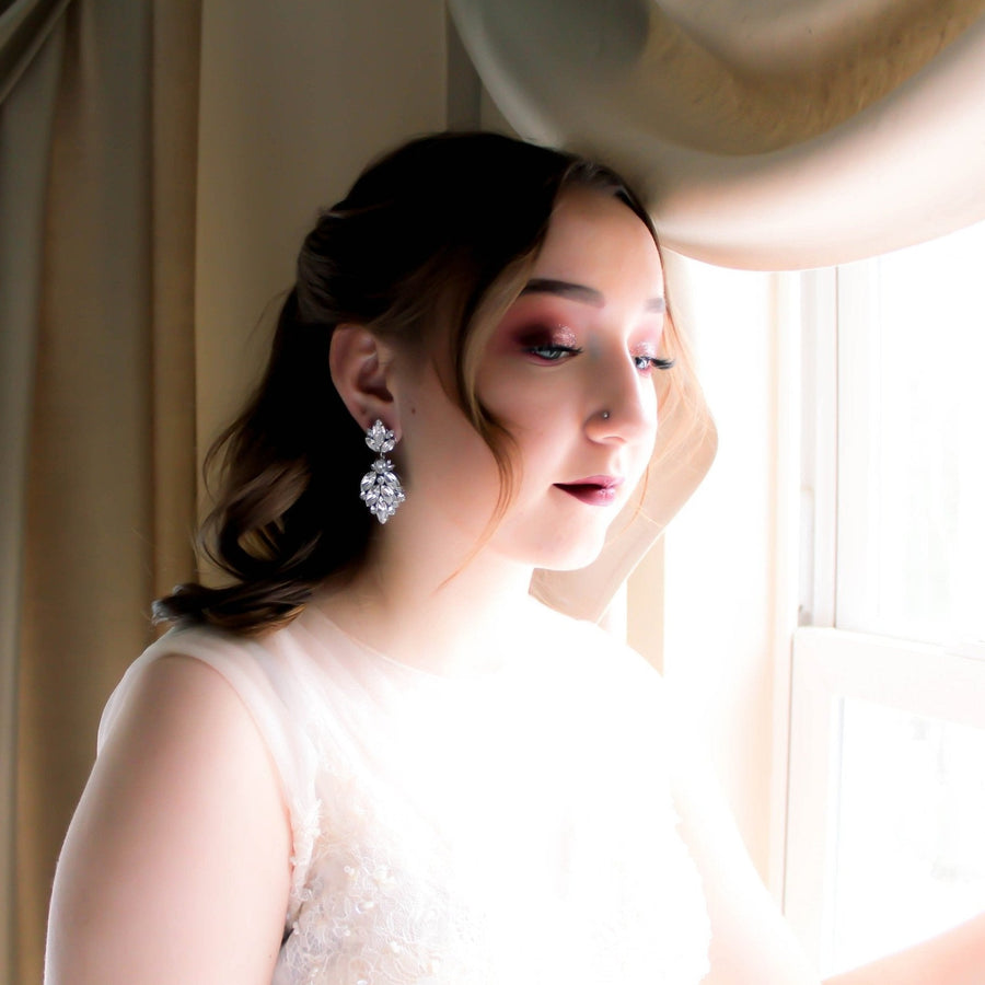 Modern vintage Crystal Bridal chandelier earrings - Tiffany - Treasures by Agnes