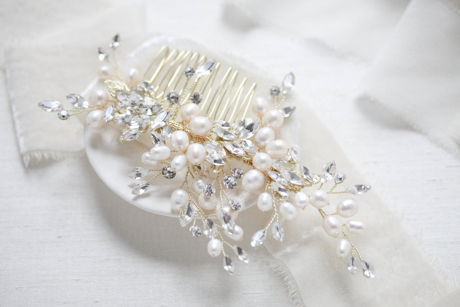 Pearl and crystal bridal hair comb - MADDIE - Treasures by Agnes