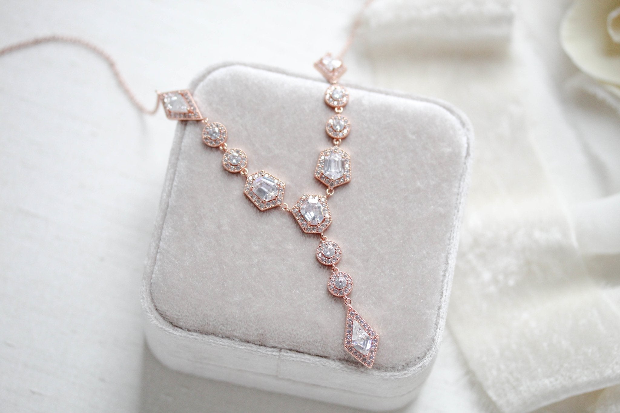 Rose gold Art Deco bridal necklace - MONROE - Treasures by Agnes