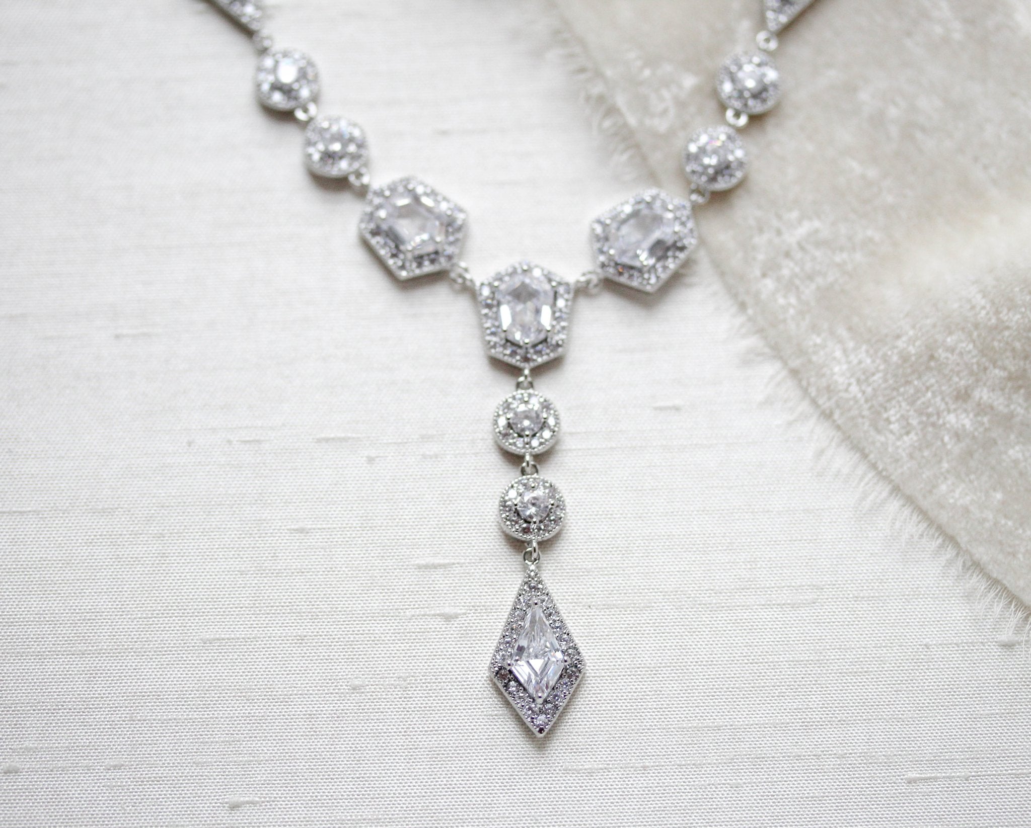 Rose gold Art Deco bridal necklace - MONROE - Treasures by Agnes