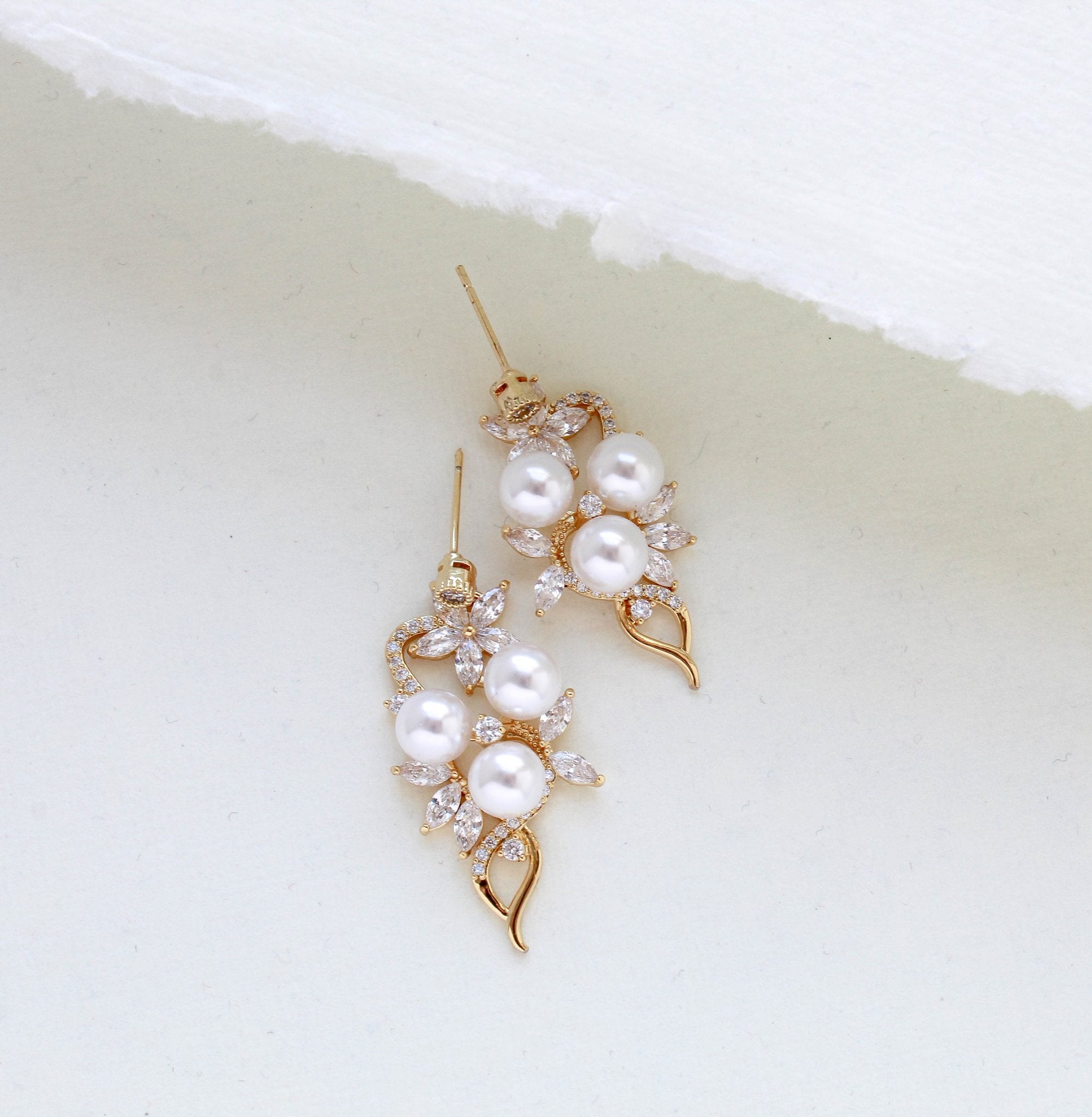 Rose gold Bridal earrings with pearls MIA - Treasures by Agnes