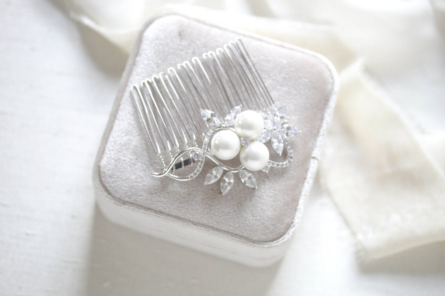 Rose gold Bridal hair comb with pearls MIA - Treasures by Agnes