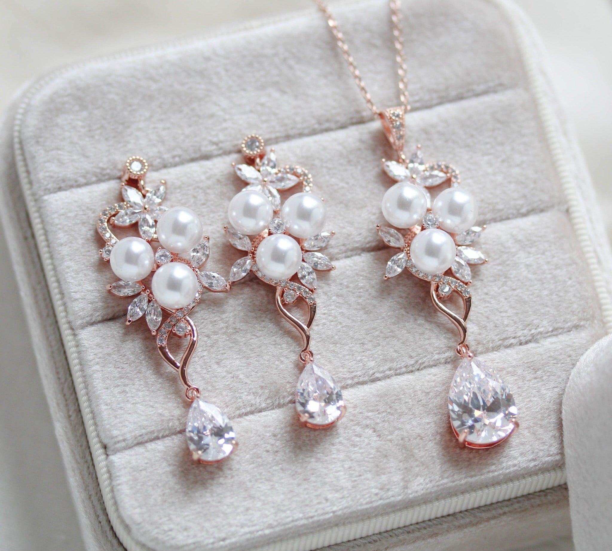 Rose gold Bridal necklace and earring set MIA - Treasures by Agnes