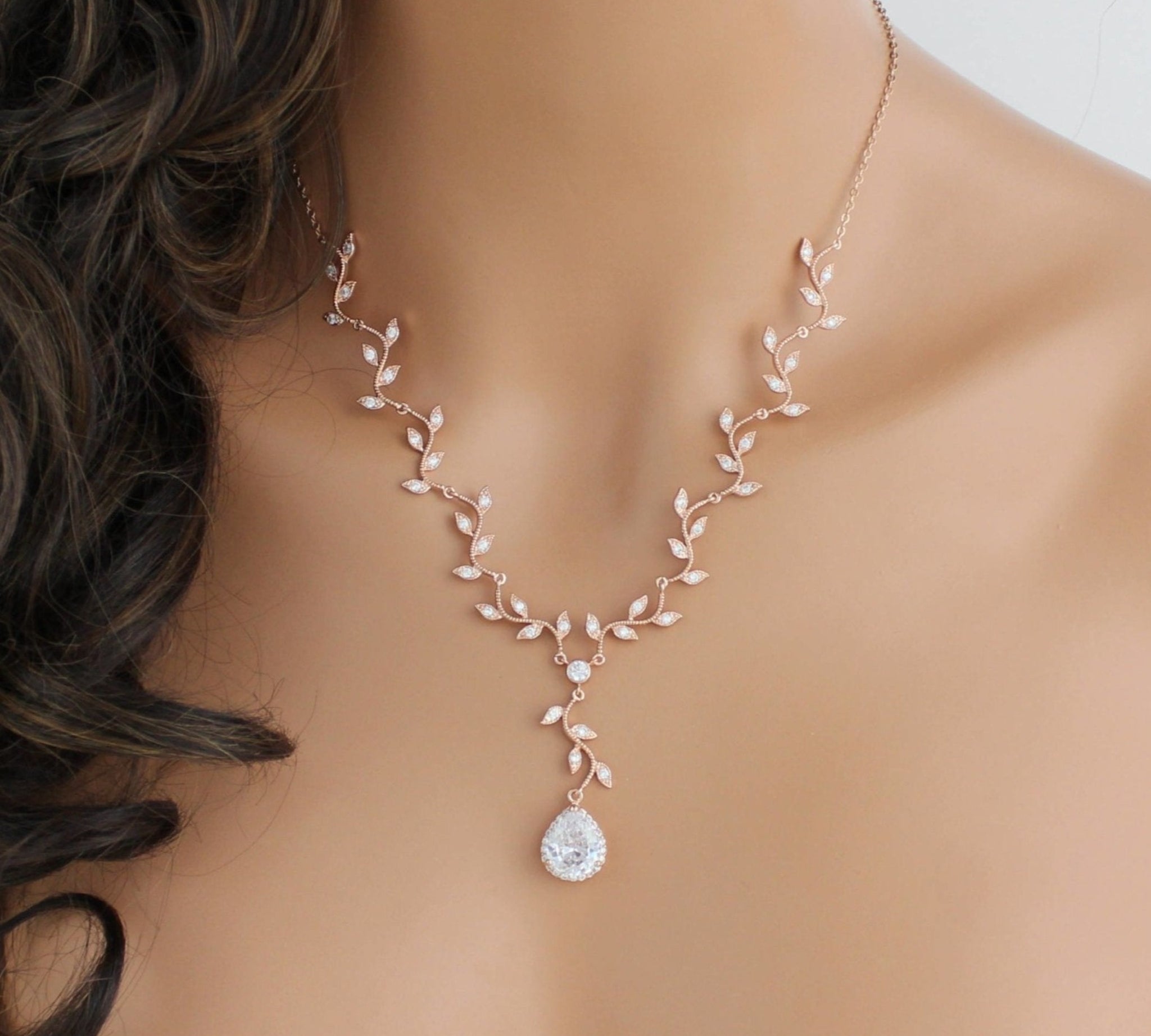 Rose gold dainty leaf Bridal necklace - RYLIE - Treasures by Agnes