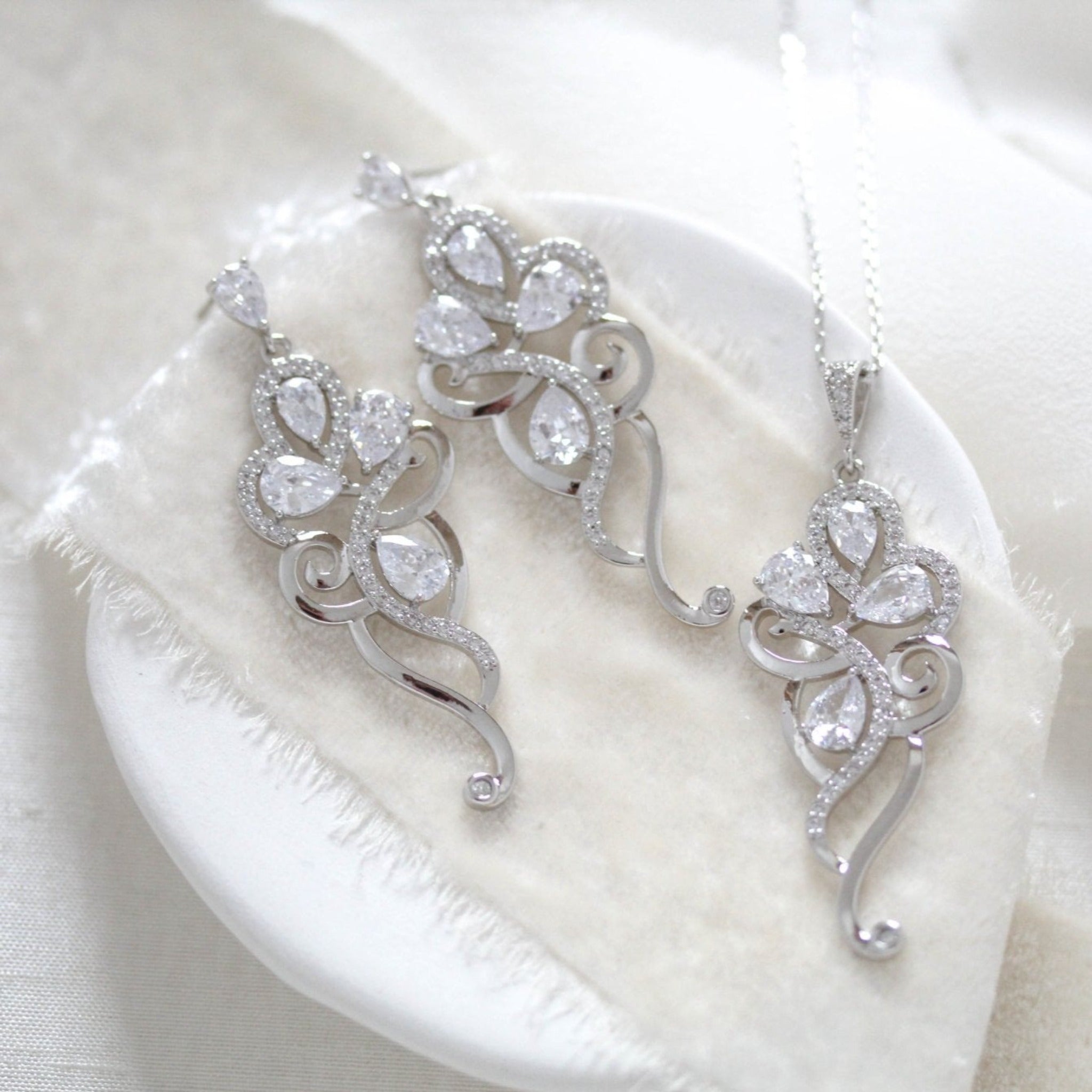 Rose gold necklace and earrings for bride - FINLEY - Treasures by Agnes