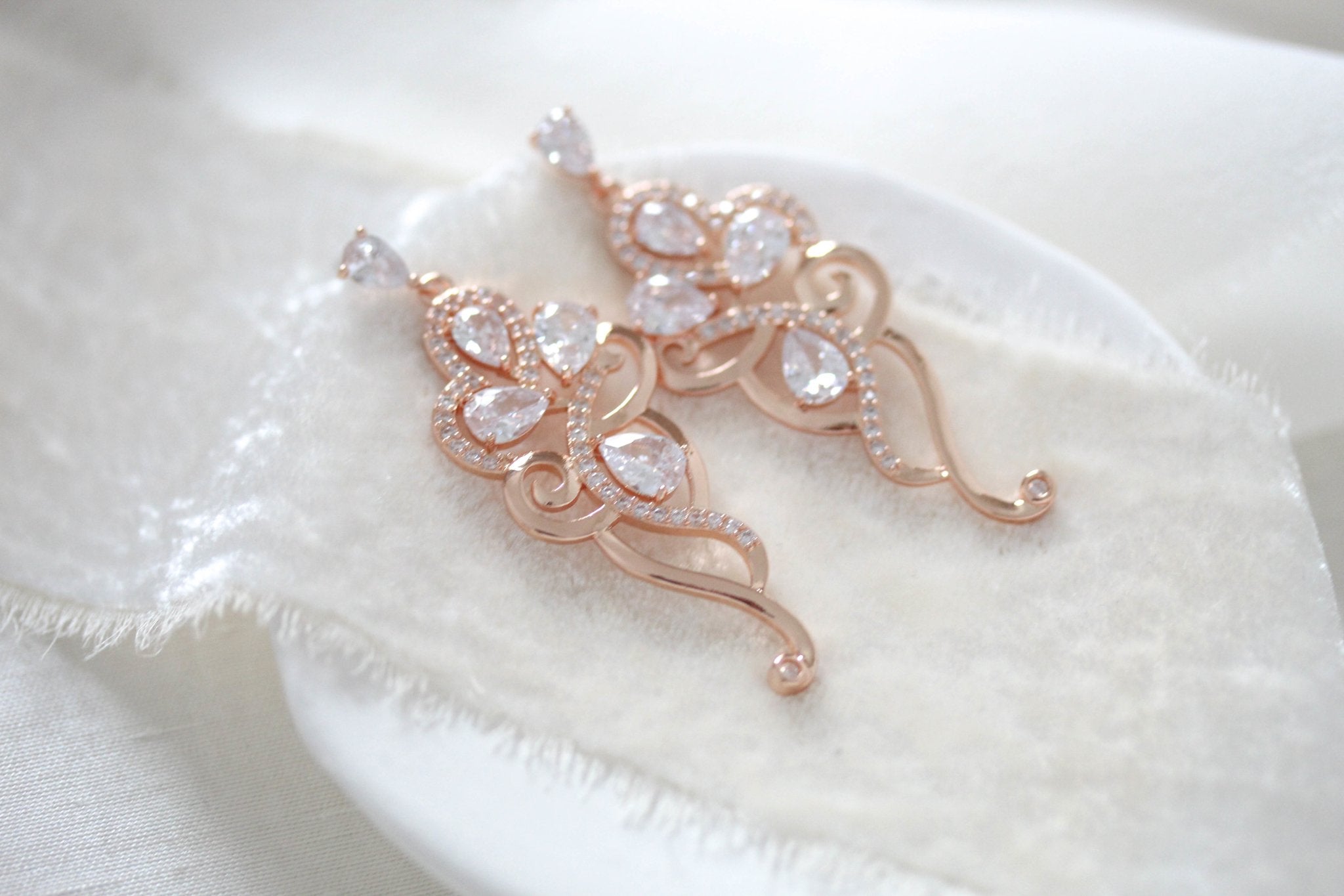 Rose gold necklace and earrings for bride - FINLEY - Treasures by Agnes
