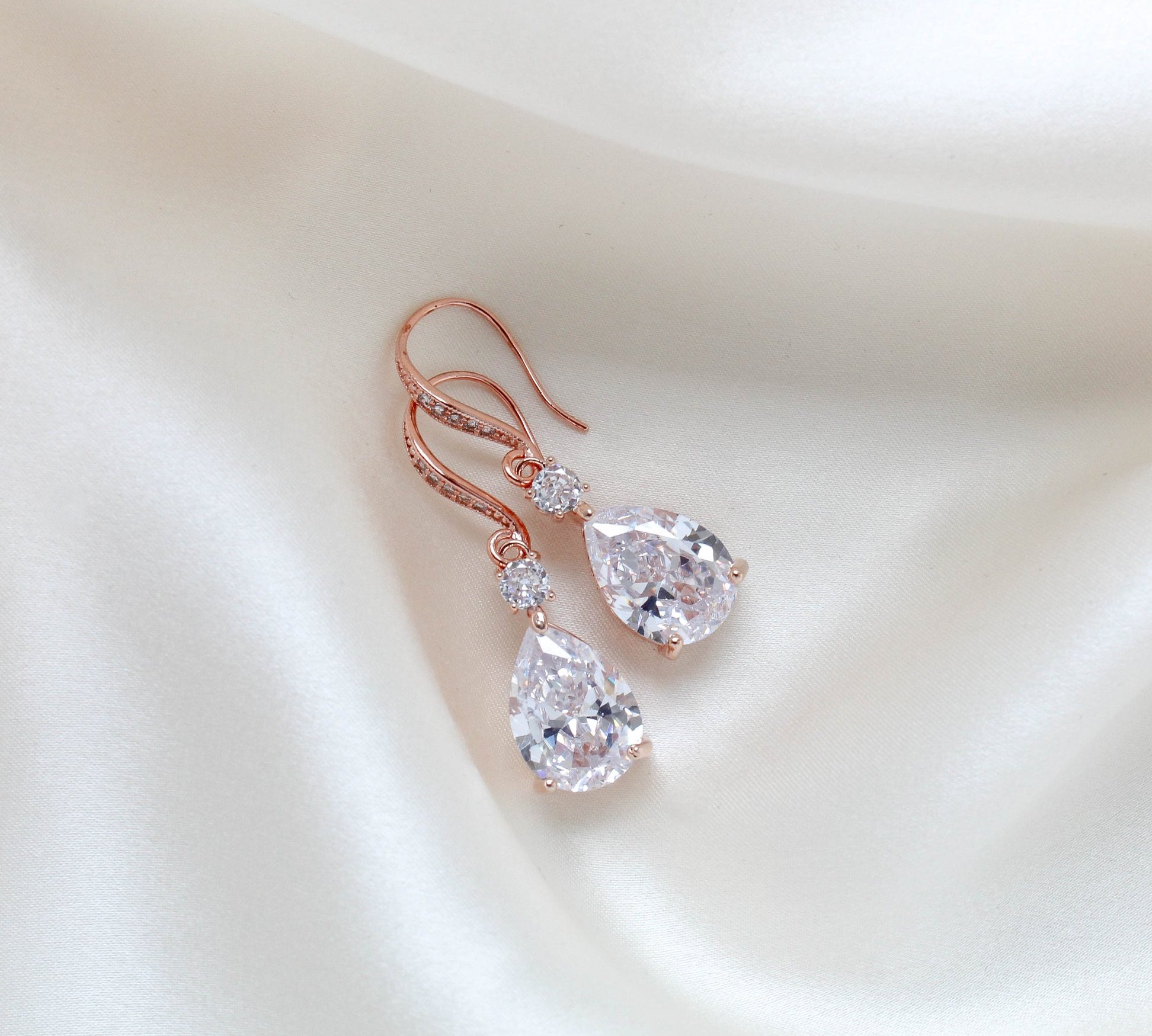 Rose gold teardrop bridal or bridesmaid earrings - PEYTON - Treasures by Agnes